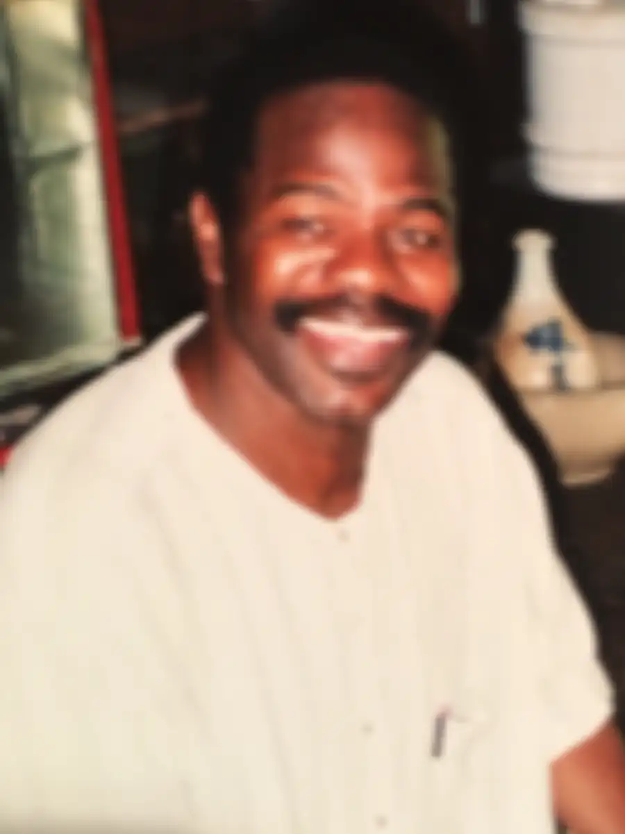 Main Image Supporting the Content of ron-raye